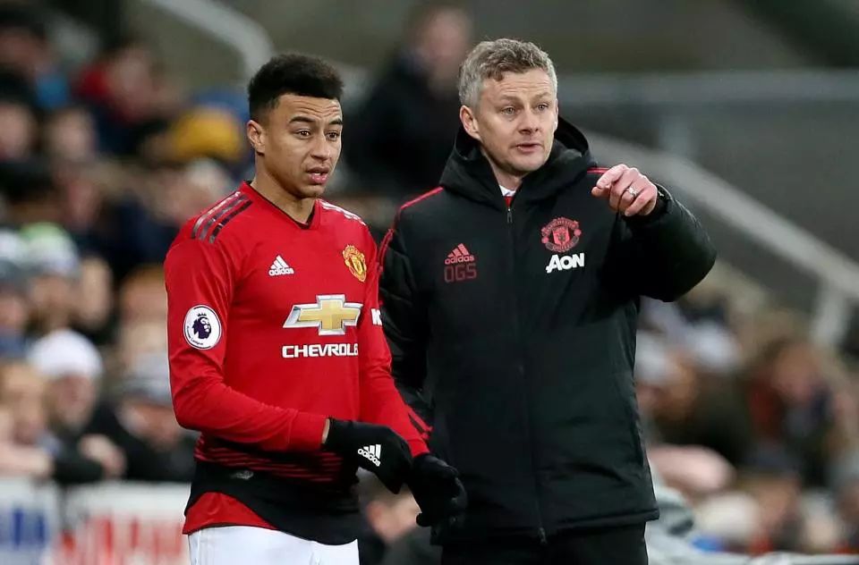 在攻防两端 在攻防两端